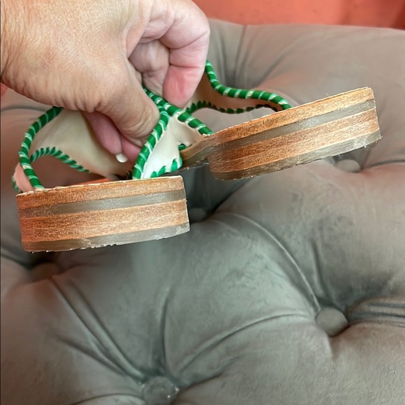 Palm Beach Luxe-Crafted NWOT embroidered floral thong sandals. Sz 10 - Picture 8 of 14